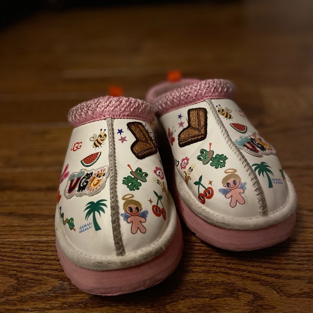 UGG - Picture 3 of 3
